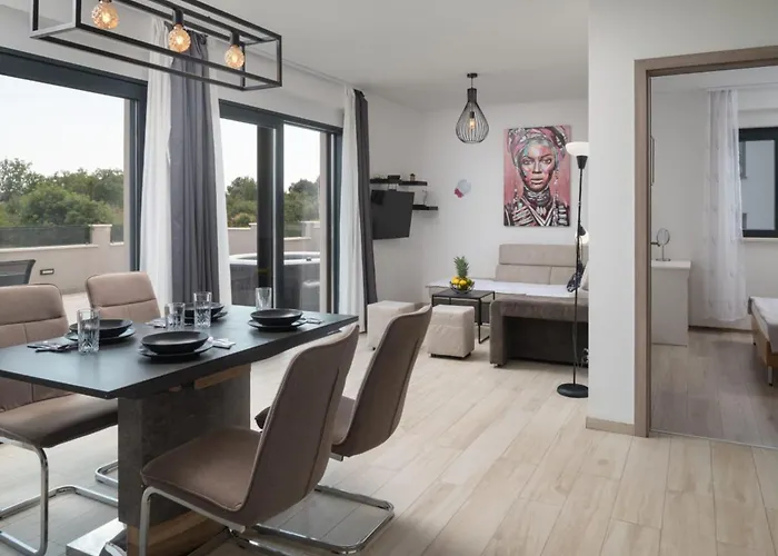 Infinity Kaštel Novi
